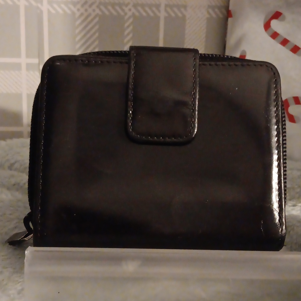 Gucci 1 DAY SALE Black Leather Wallet